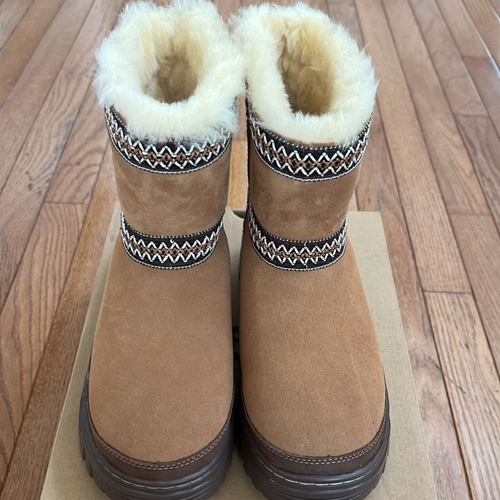 UGG Women’s Mini TrailGazer boots